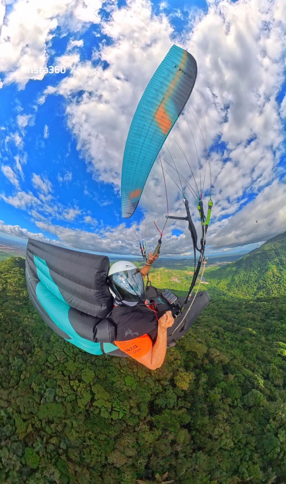 Piloto Roger Messala voa em Pacatuba